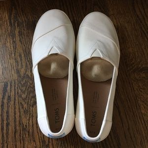 White canvas Toms NEW